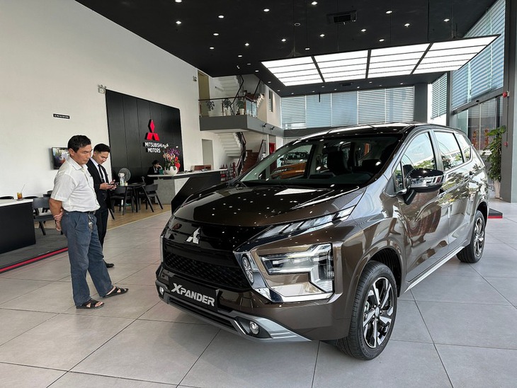 Thị trường ôtô trong nước ‘thận trọng’ trước lộ trình hạn chế xe phát thải- Ảnh 1. Thị trường ôtô trong nước ‘thận trọng’ trước lộ trình hạn chế xe phát thải- Ảnh 1.