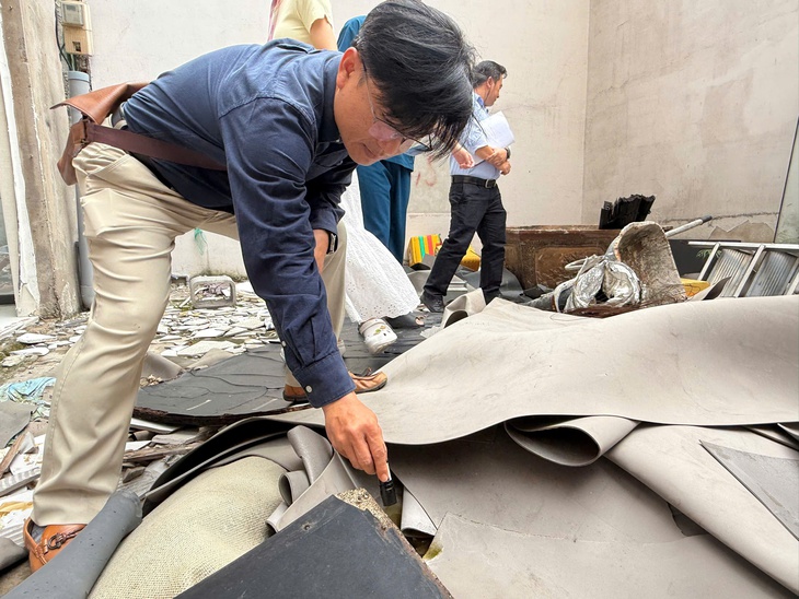 TPHCM: Chủ động diệt lăng quăng phòng sốt xuất huyết và Chikungunya từ gốc- Ảnh 2. TPHCM: Chủ động diệt lăng quăng phòng sốt xuất huyết và Chikungunya từ gốc- Ảnh 2.