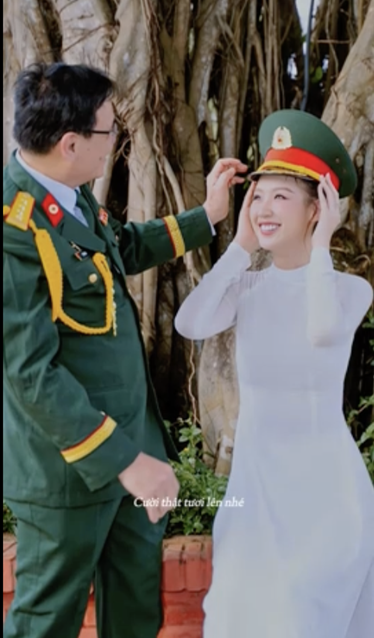Gia thế nàng hậu quê Cần Thơ thi Miss World: Bố là đại tá, mẹ bác sĩ- Ảnh 2. Gia thế nàng hậu quê Cần Thơ thi Miss World: Bố là đại tá, mẹ bác sĩ- Ảnh 2.