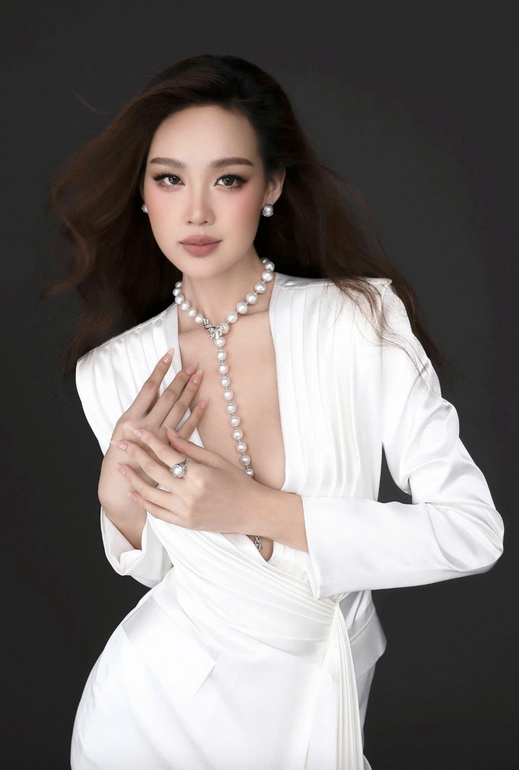 Gia thế nàng hậu quê Cần Thơ thi Miss World: Bố là đại tá, mẹ bác sĩ- Ảnh 5. Gia thế nàng hậu quê Cần Thơ thi Miss World: Bố là đại tá, mẹ bác sĩ- Ảnh 5.