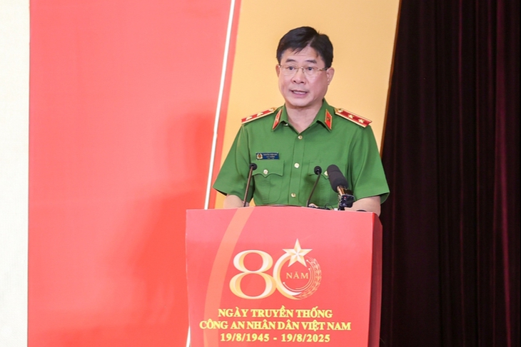 Thủ tướng: Cảnh sát PCCC&CNCH là lực lượng chủ công, nòng cốt trên mặt trận chống 'giặc lửa'- Ảnh 3.