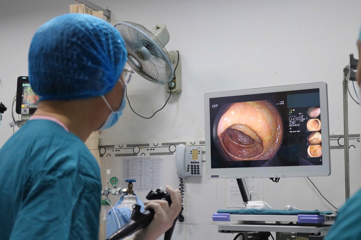 Bệnh viện Đa khoa Ninh Thuận tiếp nhận chuyển giao kỹ thuật nội soi tiêu hóa từ các chuyên gia đầu ngành- Ảnh 2. Bệnh viện Đa khoa Ninh Thuận tiếp nhận chuyển giao kỹ thuật nội soi tiêu hóa từ các chuyên gia đầu ngành- Ảnh 2.