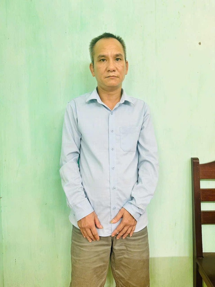 Bắt kẻ sát hại cháu bé 5 tuổi
- Ảnh 1.