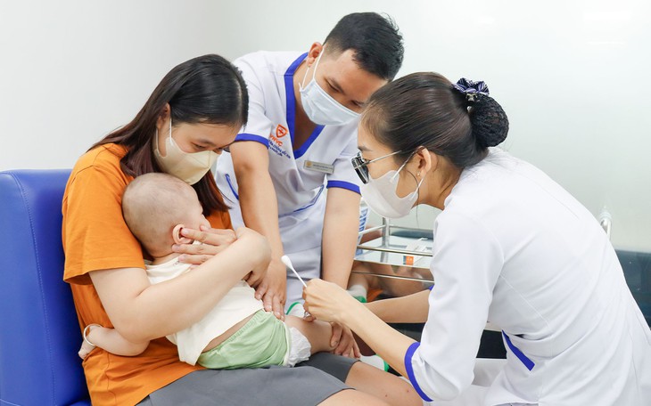 Việt Nam lần đầu có vaccine não mô cầu bảo vệ sớm cho trẻ từ 6 tuần tuổi