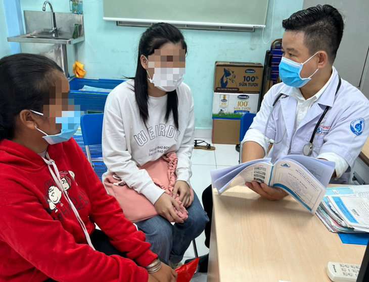 Tiết lộ HIV đúng cách giúp cải thiện sức khỏe tâm thần và tuân thủ điều trị ở trẻ- Ảnh 1.