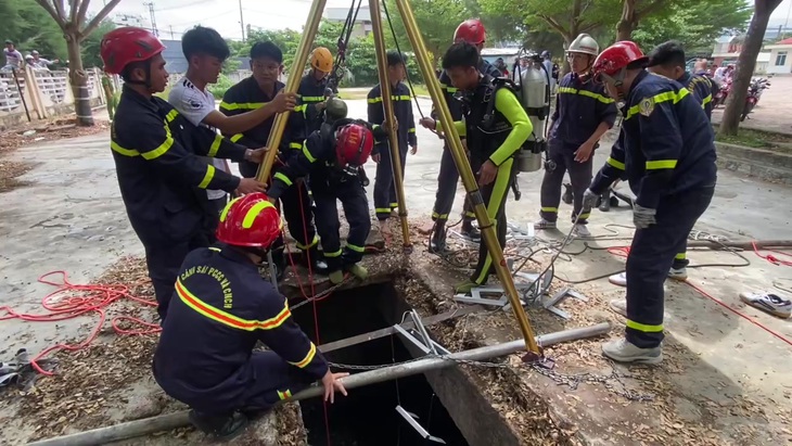 Một công nhân tử vong thương tâm dưới hố ga- Ảnh 1.