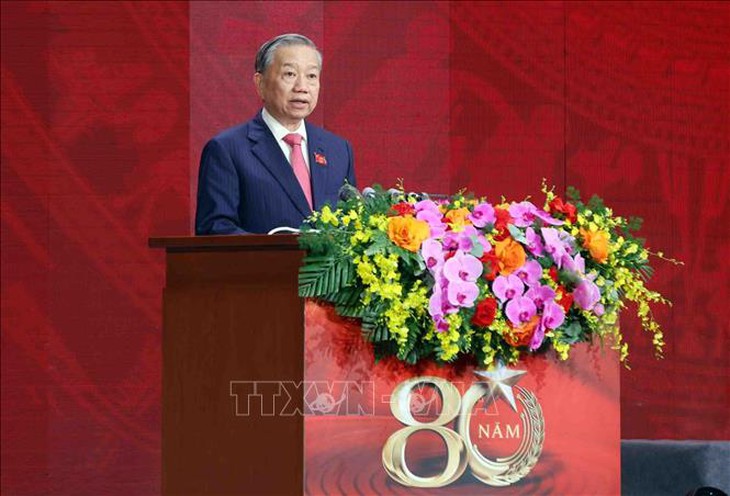 Lễ kỷ niệm 80 năm Ngày truyền thống Công an nhân dân và đón nhận Huân chương Sao Vàng lần thứ 5- Ảnh 2.