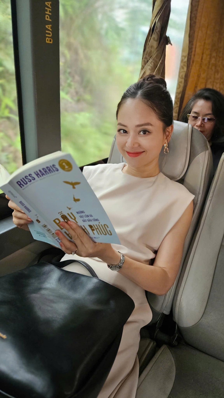 Nữ diễn viên phim 'Gia đình mình vui bất thình lình' vượt qua bệnh trầm cảm bằng 6 bước- Ảnh 3. Nữ diễn viên phim 'Gia đình mình vui bất thình lình' vượt qua bệnh trầm cảm bằng 6 bước- Ảnh 3.