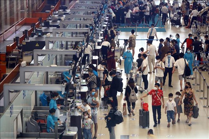 Sân bay Nội Bài dự kiến lập kỷ lục mới về chuyến bay và sản lượng hành khách dịp 2/9- Ảnh 1. Sân bay Nội Bài dự kiến lập kỷ lục mới về chuyến bay và sản lượng hành khách dịp 2/9- Ảnh 1.