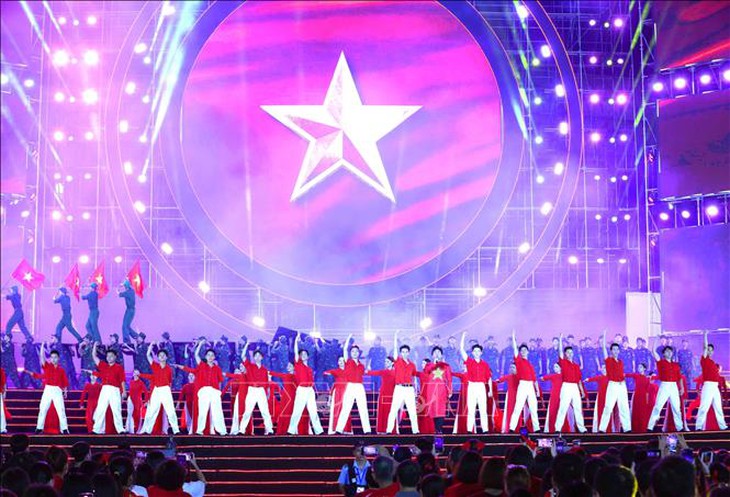 Chương trình nghệ thuật 'Tự hào là người Việt Nam': Hành trình kết nối triệu trái tim Việt- Ảnh 2.