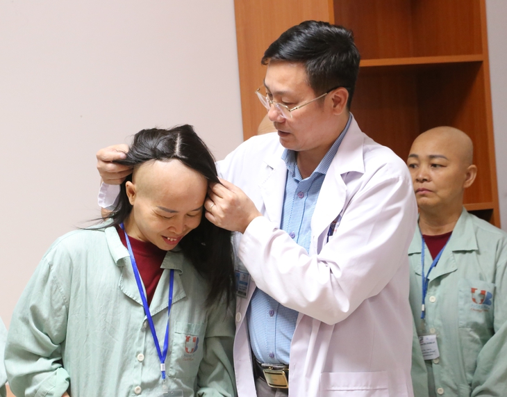 Tặng tóc - gửi yêu thương đến bệnh nhân ung thư- Ảnh 2.
