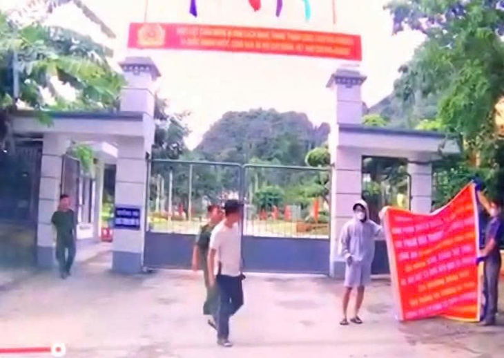 Đã nối lại bàn tay bị chém đứt rời cho chiến sĩ công an  khi đang làm nhiệm vụ- Ảnh 1.