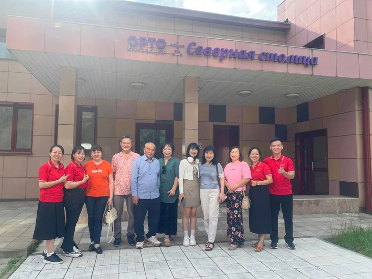 Tinh hoa y học cổ truyền Việt được lan tỏa trong chuyến đi Nga của Lão Nhà Quê- Ảnh 1.