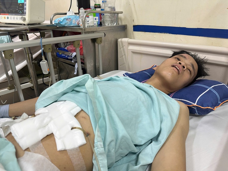 Xót xa gia cảnh nam thanh niên 16 tuổi người Dao bị đa chấn thương sau tai nạn giao thông- Ảnh 1. Xót xa gia cảnh nam thanh niên 16 tuổi người Dao bị đa chấn thương sau tai nạn giao thông- Ảnh 1.