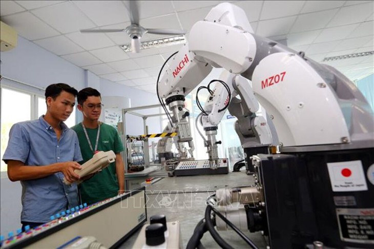 Viết tiếp trang sử hào hùng, bảo vệ vững chắc thành quả cách mạng- Ảnh 5.