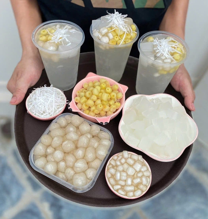 Nước sen dừa 'hot' từ mạng xã hội đến quán vỉa hè- Ảnh 3. Nước sen dừa 'hot' từ mạng xã hội đến quán vỉa hè- Ảnh 3.