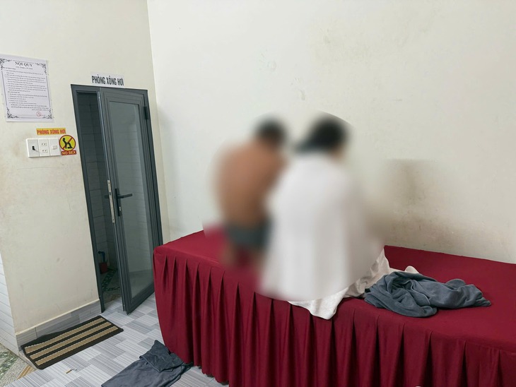 Vào cơ sở xoa bóp mua dâm với giá 700.000 đồng- Ảnh 1.