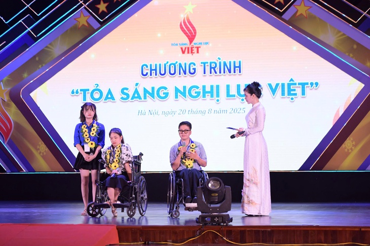 Hành trình của thanh niên khuyết tật gập ghềnh nhưng luôn tỏa sáng nghị lực- Ảnh 2.