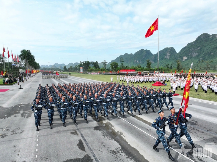 Tối nay (21/8) diễn ra tổng hợp luyện diễu binh, diễu hành lần thứ nhất tại Quảng trường Ba Đình- Ảnh 1. Tối nay (21/8) diễn ra tổng hợp luyện diễu binh, diễu hành lần thứ nhất tại Quảng trường Ba Đình- Ảnh 1.