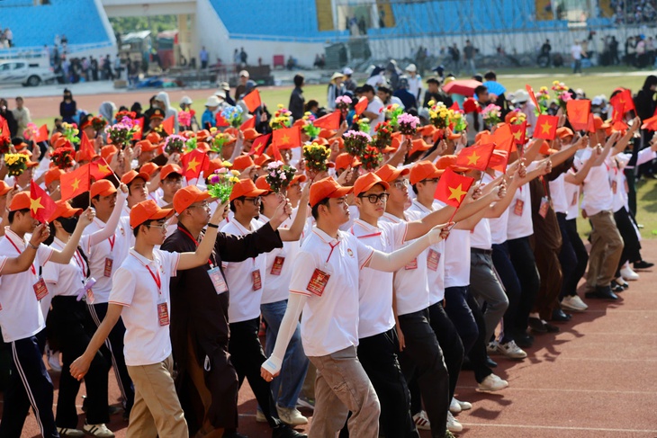 13 khối quần chúng lần đầu hợp luyện chuẩn bị cho Lễ diễu binh, diễu hành sáng 2/9- Ảnh 6. 13 khối quần chúng lần đầu hợp luyện chuẩn bị cho Lễ diễu binh, diễu hành sáng 2/9- Ảnh 6.