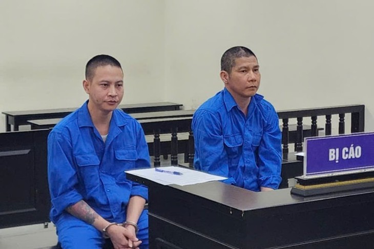 Nhóm thuê ô tô mang đi bán bị CSGT dừng xe phát hiện vì dùng biển số giả- Ảnh 1. Nhóm thuê ô tô mang đi bán bị CSGT dừng xe phát hiện vì dùng biển số giả- Ảnh 1.
