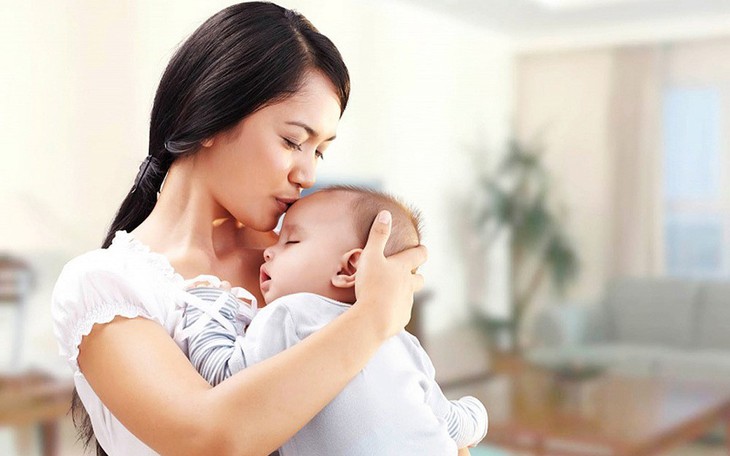[Infographic] Cái ôm đầu tiên: Lợi ích diệu kỳ của phương pháp da kề da cho mẹ và bé