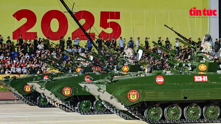 Sau 40 năm, dàn khí tài 'khủng' lại diễu hành trên Quảng trường Ba Đình- Ảnh 9.