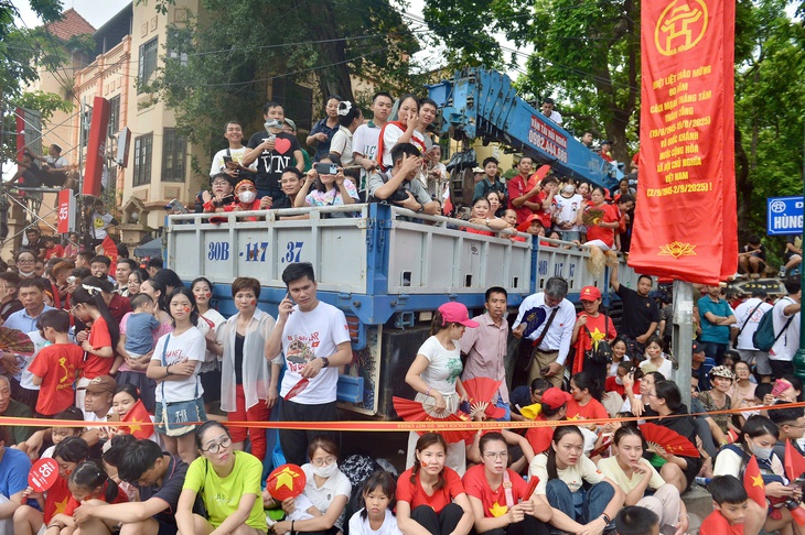 Hình ảnh mới nhất về các khối diễu binh, diễu hành tập kết vào vị trí trước giờ tổng hợp luyện- Ảnh 8. Hình ảnh mới nhất về các khối diễu binh, diễu hành tập kết vào vị trí trước giờ tổng hợp luyện- Ảnh 8.