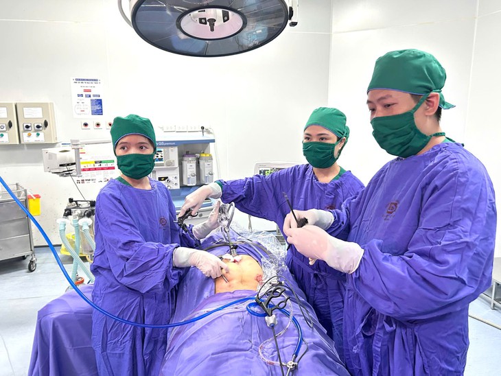 Cứu người phụ nữ ngoại quốc mang thai ngoài tử cung vỡ- Ảnh 1.