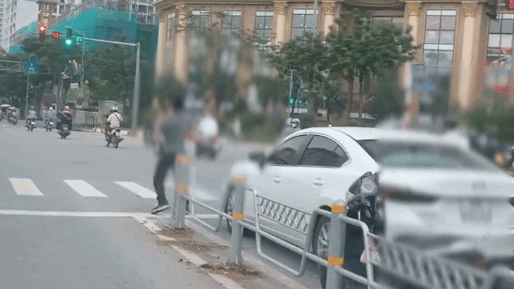 Xác minh đoạn Video ghi lại cảnh 2 tài xế đánh nhau giữa đường Võ Chí Công- Ảnh 2. Xác minh đoạn Video ghi lại cảnh 2 tài xế đánh nhau giữa đường Võ Chí Công- Ảnh 2.