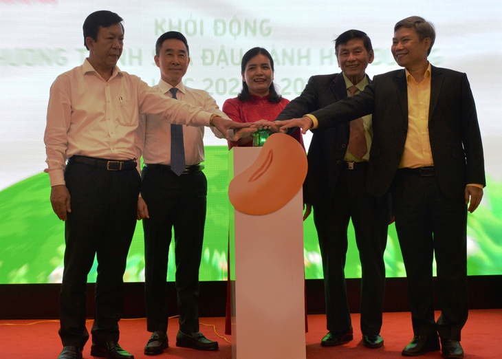 Khởi động Chương trình “Sữa đậu nành học đường” cho trẻ vùng cao, vùng sâu- Ảnh 1.