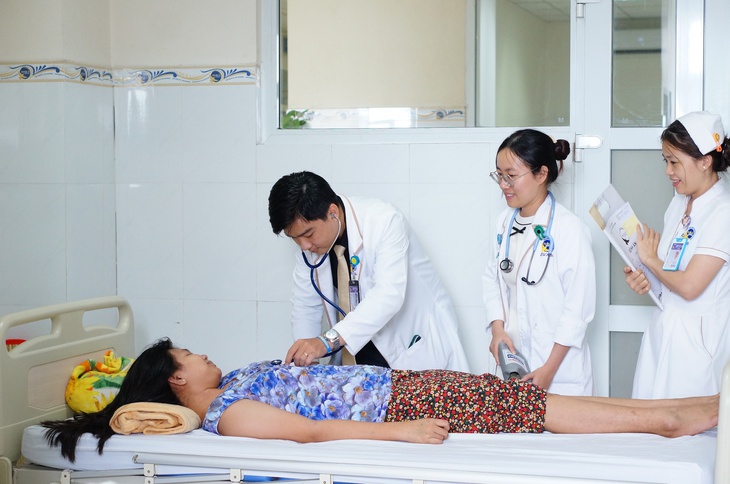 Sốt xuất huyết ở TPHCM tăng mạnh, nhiều trẻ nguy kịch do biến chứng nặng- Ảnh 2. Sốt xuất huyết ở TPHCM tăng mạnh, nhiều trẻ nguy kịch do biến chứng nặng- Ảnh 2.