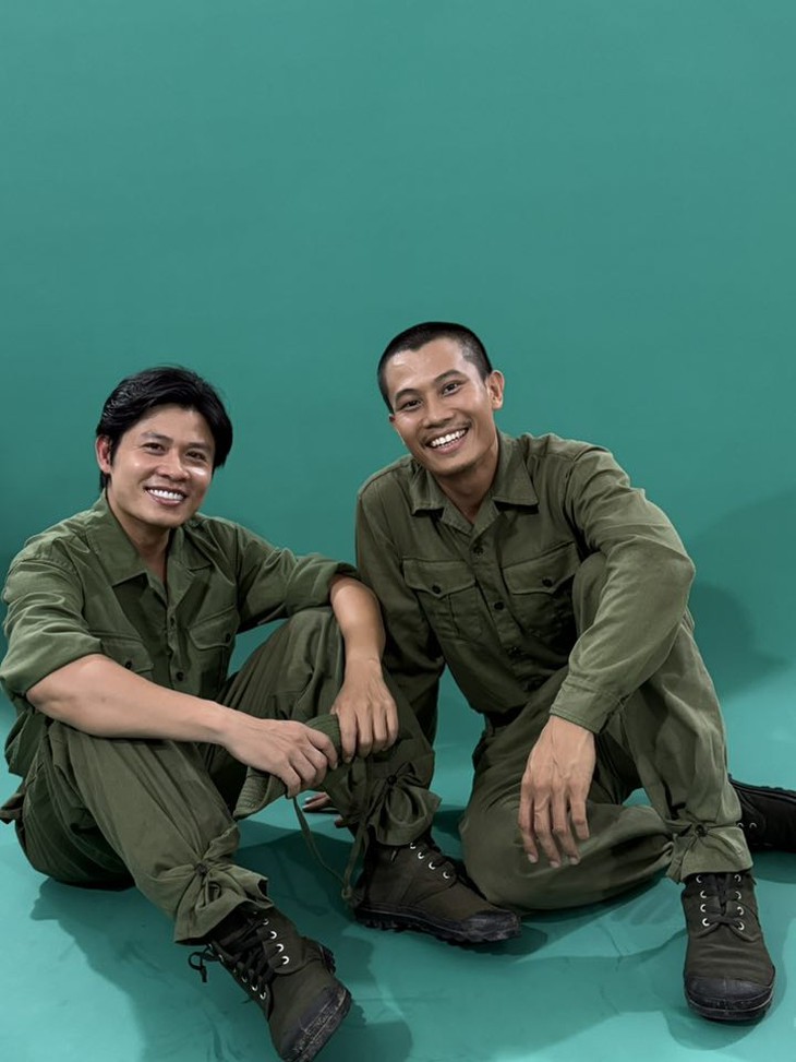 Sau 'Viết tiếp câu chuyện hòa bình', nhạc phim 'Mưa đỏ' của Nguyễn Văn Chung có gì đặc biệt?- Ảnh 1.
