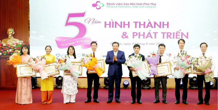 Nhiều trẻ sinh non, cực non tháng được cứu sống kỳ diệu- Ảnh 9.