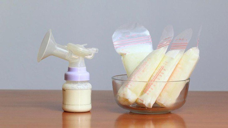 Chia sẻ sữa mẹ tự phát tiềm ẩn nhiều nguy cơ cho trẻ sơ sinh- Ảnh 2.