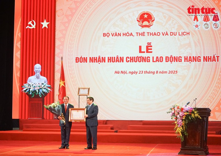 Bộ trưởng Nguyễn Văn Hùng: Văn hóa nuôi dưỡng tâm hồn và bản sắc dân tộc, khát vọng vươn cao- Ảnh 8.