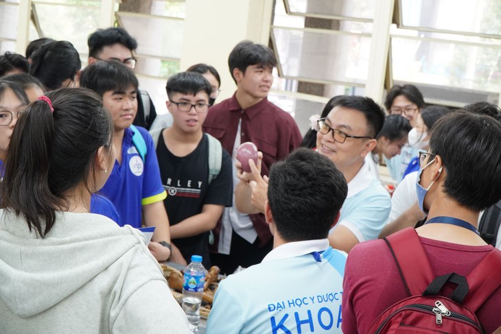 Điểm chuẩn ngành Y Dược 2025: Bức tranh phân hóa và lời giải từ chuyên gia- Ảnh 1. Điểm chuẩn ngành Y Dược 2025: Bức tranh phân hóa và lời giải từ chuyên gia- Ảnh 1.
