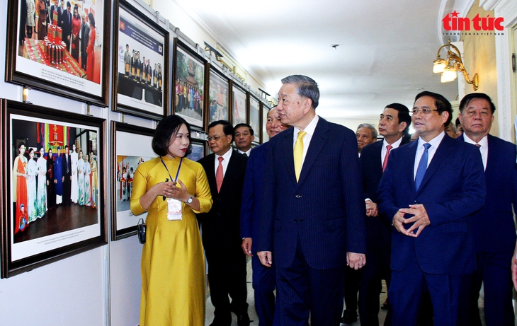 Bộ trưởng Nguyễn Văn Hùng: Văn hóa nuôi dưỡng tâm hồn và bản sắc dân tộc, khát vọng vươn cao- Ảnh 1.