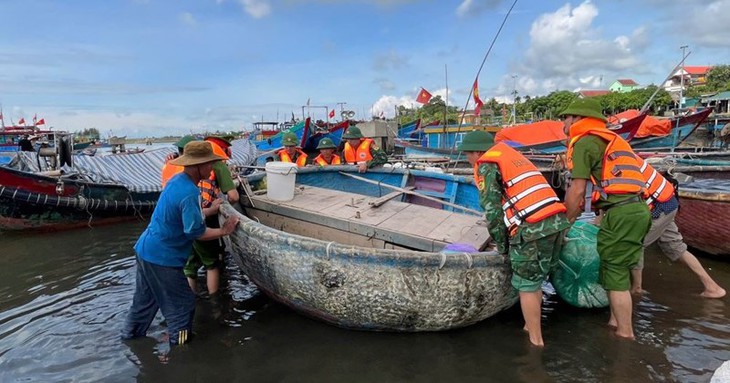 Bão số 5 vọt cấp, khẩn trương sơ tán người dân- Ảnh 2.