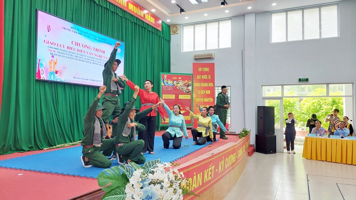 Võ sư khiếm thị giữ lời hứa, tặng hơn 80 triệu cho bệnh nhân Trung tâm Điều dưỡng Tâm thần Tân Định- Ảnh 4.