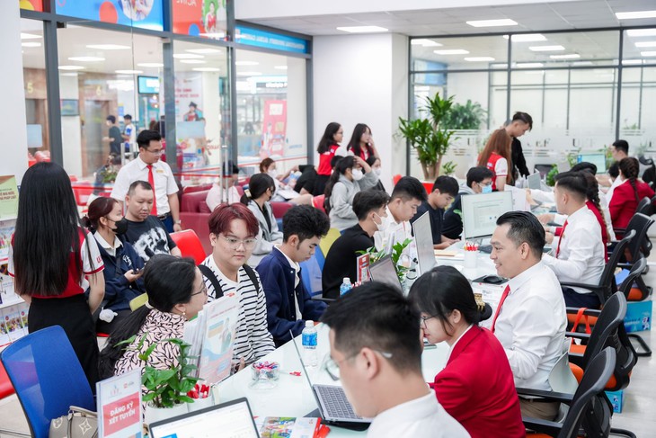 Nhiều trường đại học phía Nam xét tuyển bổ sung bằng mức điểm trúng tuyển đợt 1- Ảnh 1. Nhiều trường đại học phía Nam xét tuyển bổ sung bằng mức điểm trúng tuyển đợt 1- Ảnh 1.
