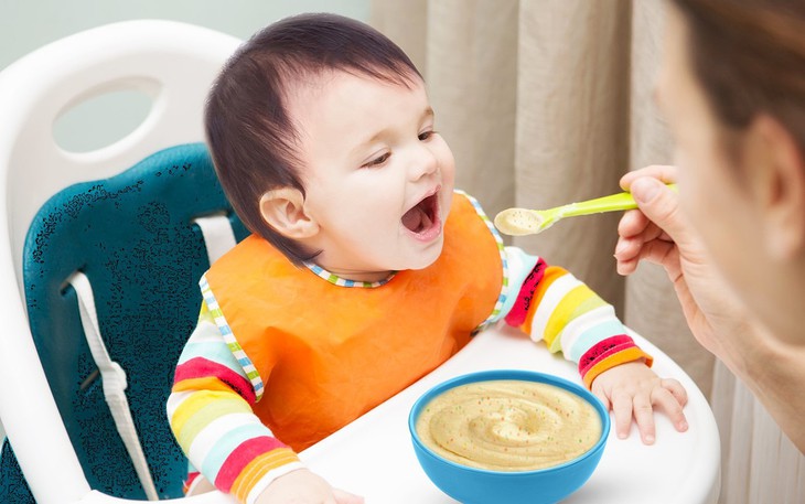 Nuôi con bằng sữa mẹ: Khi nào nên ngừng hoặc tạm dừng cho bé bú?