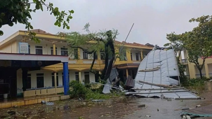 Bão số 5 tàn phá Hà Tĩnh, 10 người thương vong, hàng nghìn ngôi nhà hư hại- Ảnh 1.