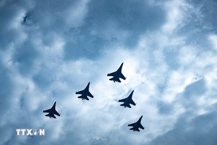 Vị trí vàng ngắm trọn khoảnh khắc 'Hổ mang chúa' Su-30MK2 trong lễ diễu binh, diễu hành- Ảnh 1.
