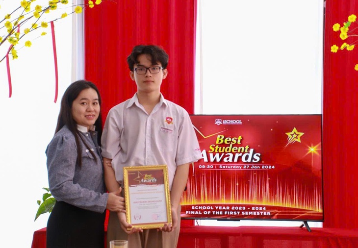 Nam sinh Khánh Hòa đạt thủ khoa Y học cổ truyền, ĐH Y Dược TPHCM - Ảnh 1.