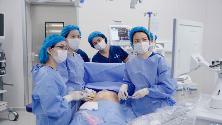 Truyền ối: Kỹ thuật can thiệp bào thai cứu sống thai nhi thiểu ối nặng- Ảnh 2. Truyền ối: Kỹ thuật can thiệp bào thai cứu sống thai nhi thiểu ối nặng- Ảnh 2.