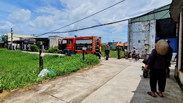 TP Hồ Chí Minh: Điều tra vụ cháy nhà vắng chủ trong khu đất rộng hơn 1.000 m2- Ảnh 4. TP Hồ Chí Minh: Điều tra vụ cháy nhà vắng chủ trong khu đất rộng hơn 1.000 m2- Ảnh 4.