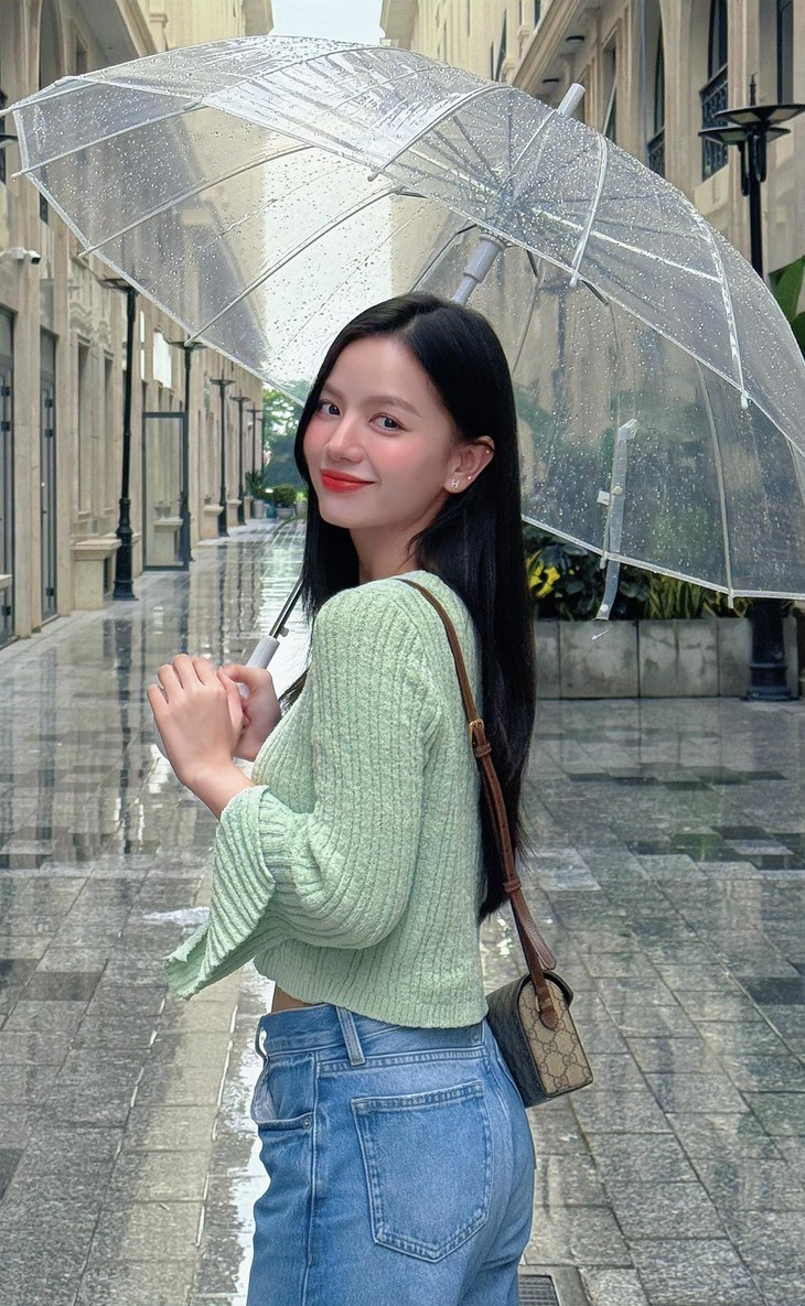 Lê Hạ Anh - cô Hồng lái đò phim 'Mưa đỏ': Tôi thấy hòa bình đẹp lắm- Ảnh 5.