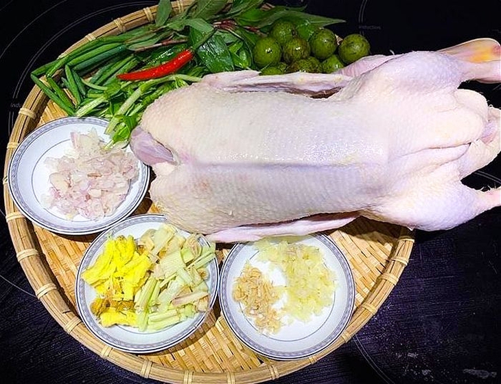 Vịt om sấu, món ăn thanh mát, bổ dưỡng cho ngày nghỉ lễ- Ảnh 1.