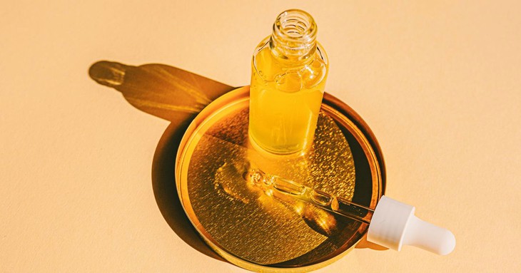 Serum vitamin C tự làm tại nhà: Bí quyết cho làn da sáng mịn, tiết kiệm chi phí- Ảnh 1.